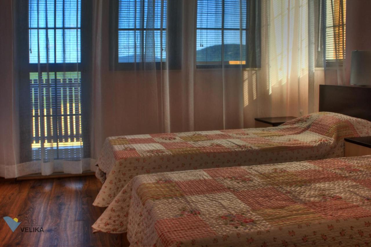 Bed and Breakfast Vis Velika Exterior foto